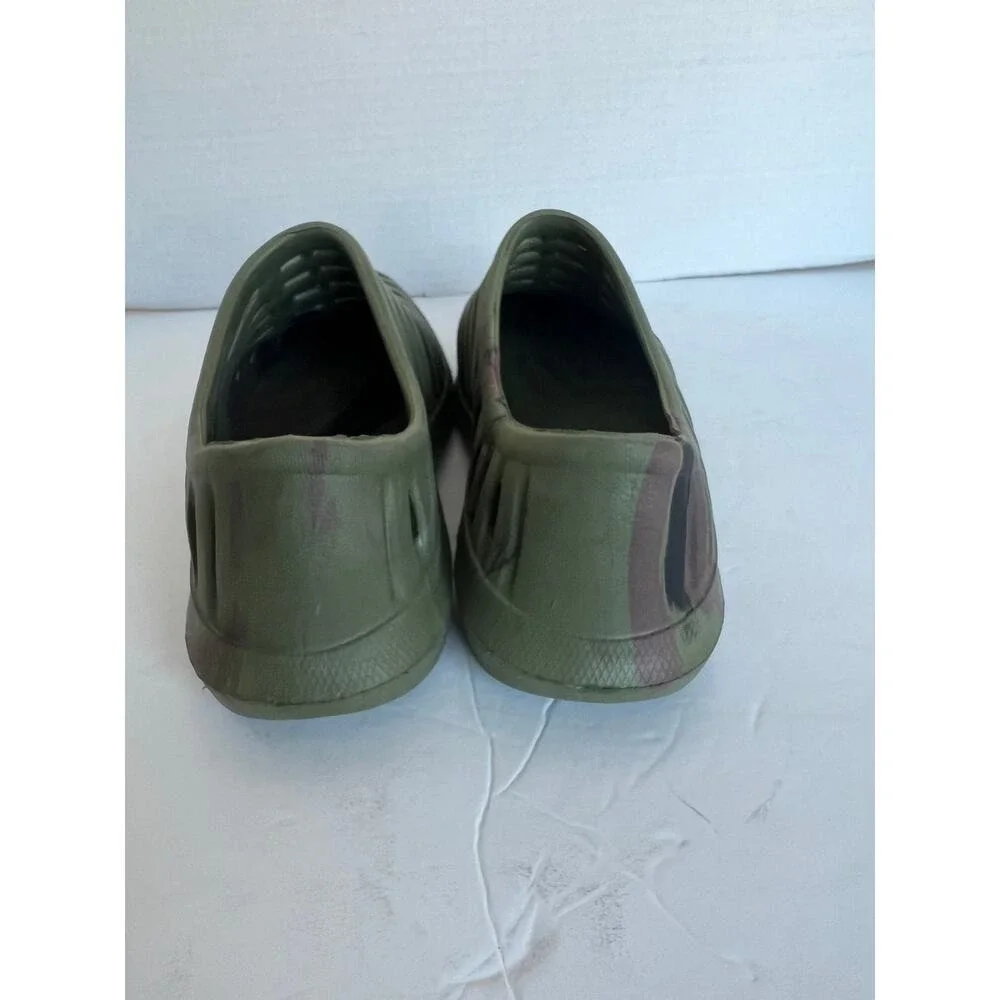 OT Revolution Camo Green and Brown Men's Rubber Water Slip On Shoes‎ Small  8-9